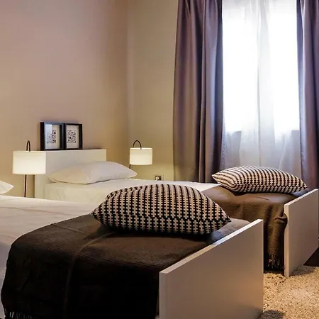 - Cis01303-dyb Apartment *